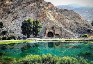 جاذبه گردشگری طاق بستان